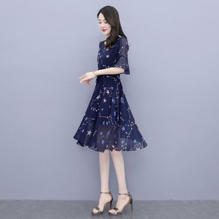 最新女装连衣裙,轻松探索自然美景的时尚之旅