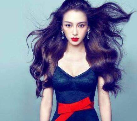 杨颖阳光下的温馨日常最新照片曝光 2024年风采依旧迷人