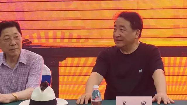 小红书分享，走进相声的世界——探寻舞台魅力与随意之处，领略相声演员的风采