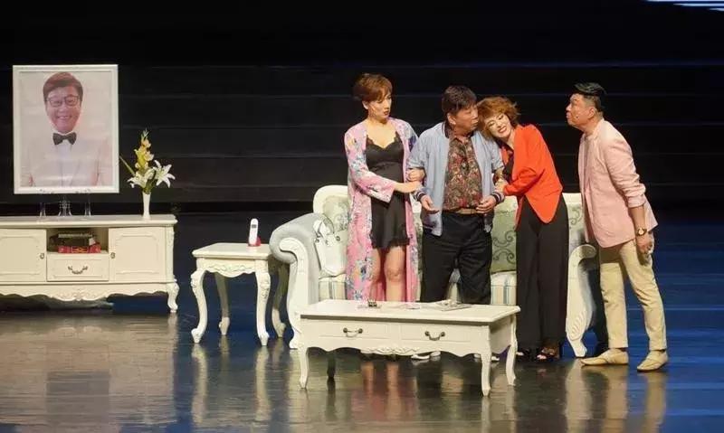 香港演员李司棋，演艺之路的闪耀之星