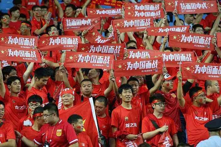 天津全运会男足热血较量，青春在绿茵场上绽放
