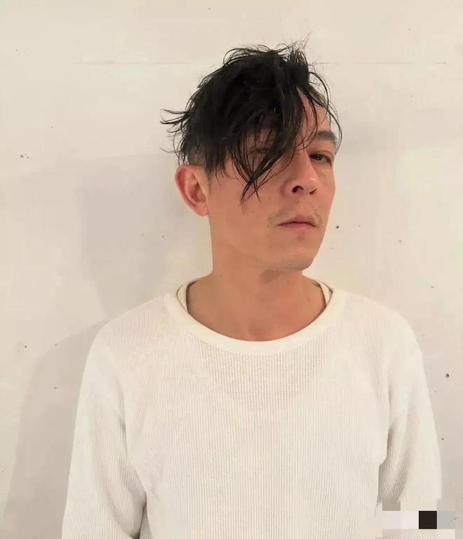 陈冠希最新发型，科技潮流新标杆，展现未来生活风尚的时尚典范