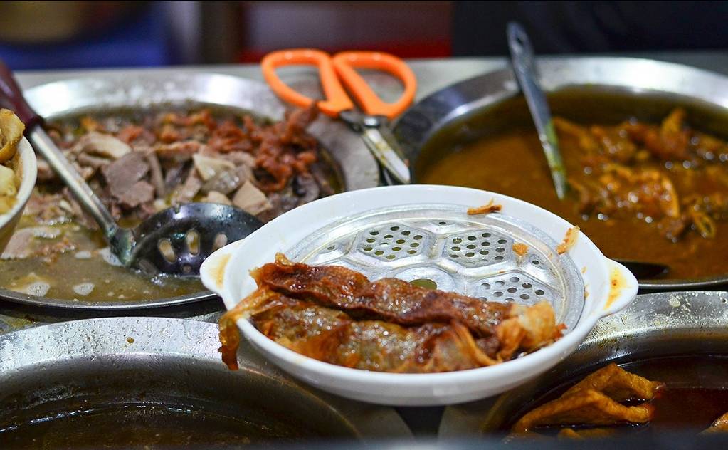 小巷独特风味，最新牛肉美食店探秘
