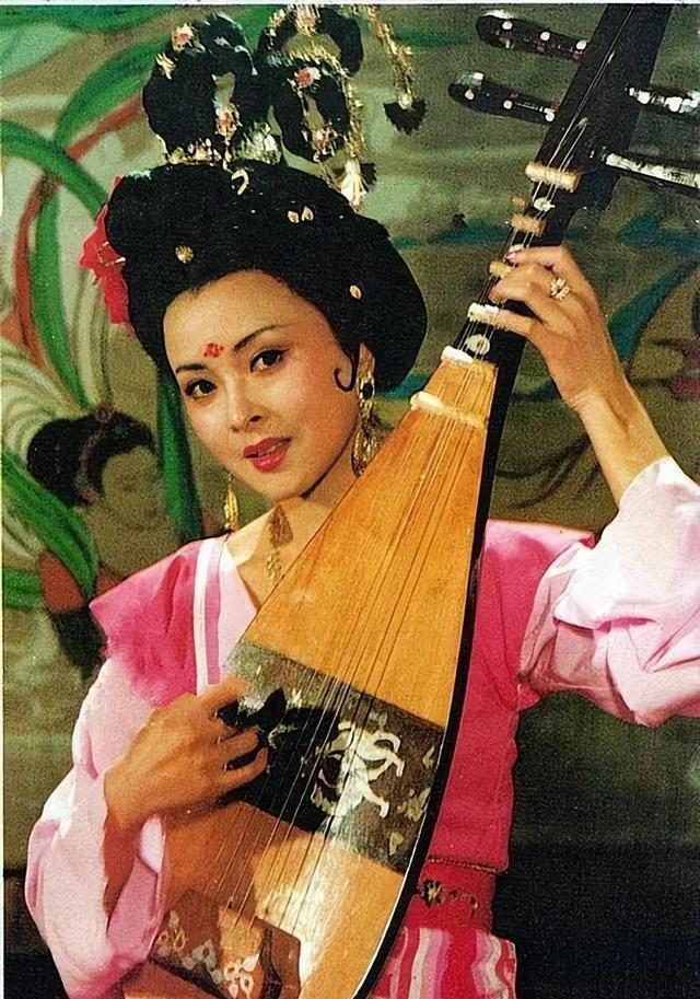 唐明皇电视剧中的林芳兵，自然美景中的内心平和之旅