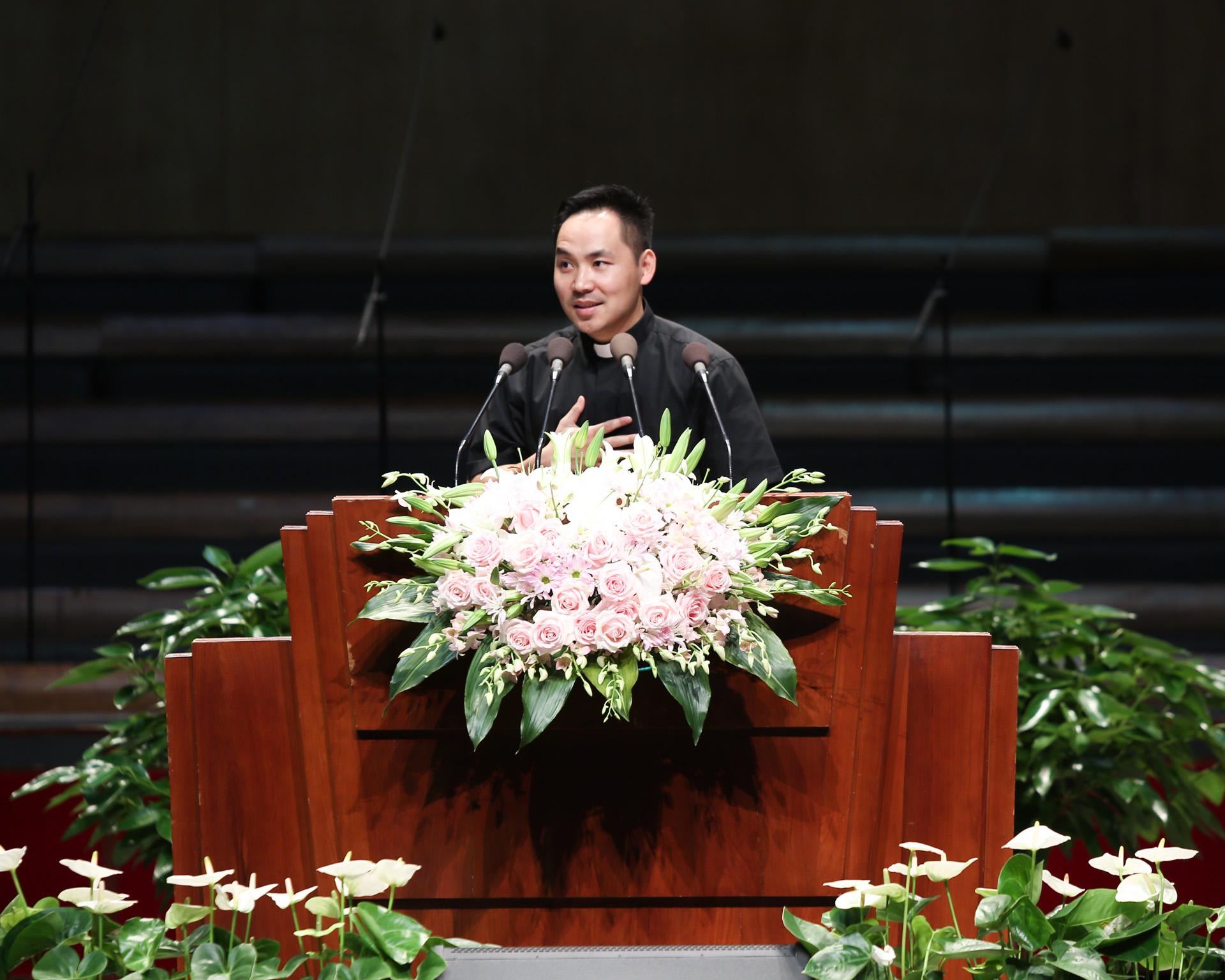 小兵牧师演讲全新内容揭秘，小巷中的探索之旅