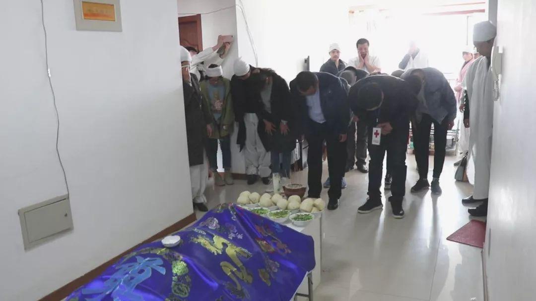 巷弄深处的排球热血，小集体的力量与故事