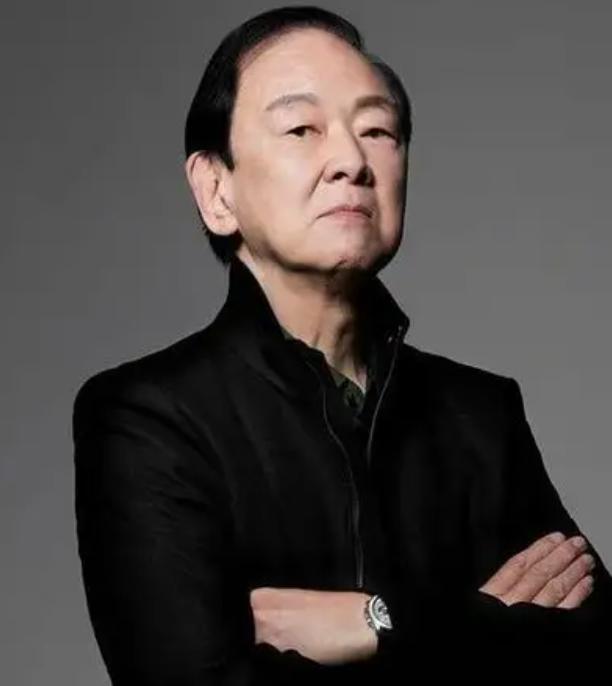 虎口脱险演员的高科技未来体验革命先锋