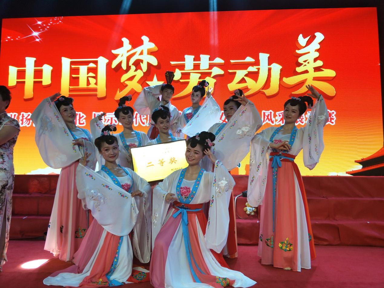 青衫烟雨新书揭晓，一场心灵寻觅平静的旅程