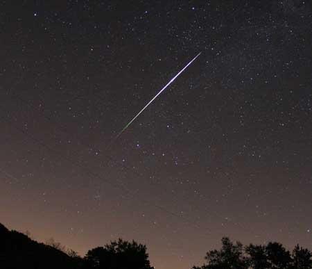 流星资讯，宇宙旅行中的心灵寻觅与内心平静之旅